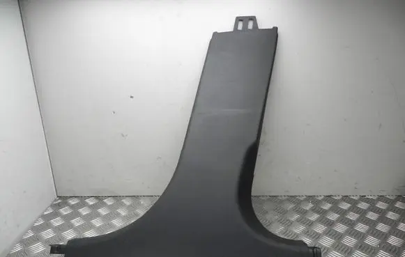 (B) pillar trim (bottom)