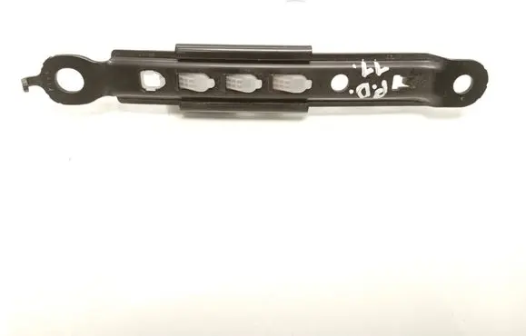 Toyota RAV 4 (XA30) Seat belt height adjuster E563003