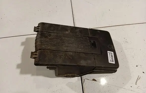 Skoda Superb B6 (3T) Battery box tray cover/lid 1K0915443C