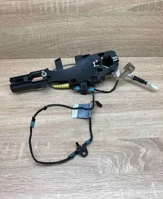 BMW 1 E81 E87 Front door exterior handle/bracket 7184361 14972610