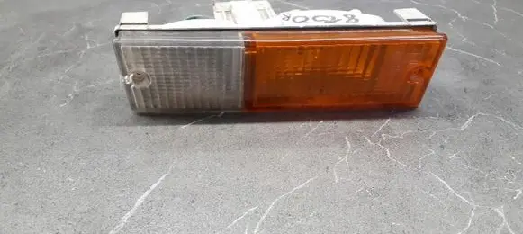 Mitsubishi Galant Eterna Front indicator light 1124-243