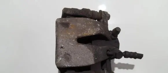 Toyota Avensis T250 Rear brake caliper