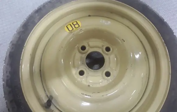 Daihatsu Sirion R14 spare wheel 