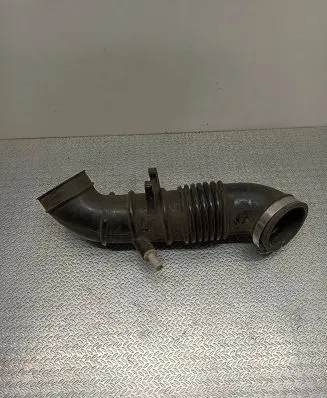 Mazda 323 Air intake hose/pipe BP0113221