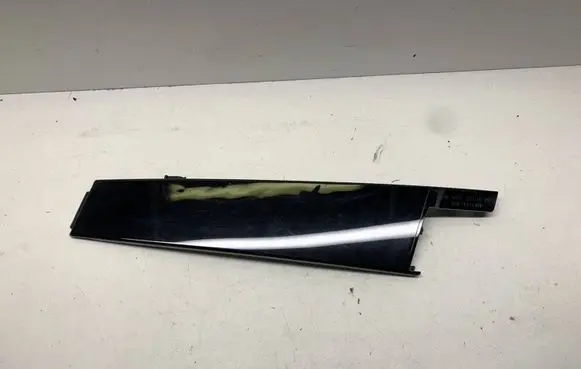 Mercedes-Benz A W176 Front door glass trim molding A1767220200 2667RRR