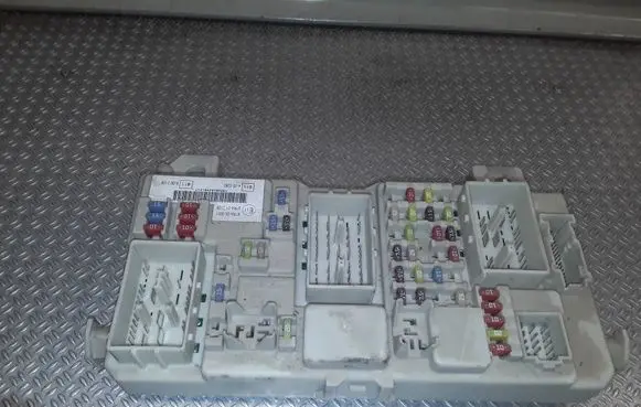 Ford C-MAX I Fuse module 7M5T14014