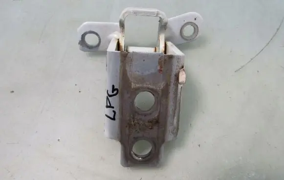 Mazda 3 Front door upper hinge