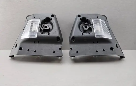 BMW 3 E46 Tail light bulb cover holder 7165867 7165868 63217165867