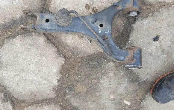Land Rover Discovery 3 - LR3 Rear control arm