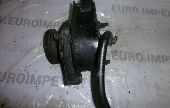 Renault Clio I Power steering pump