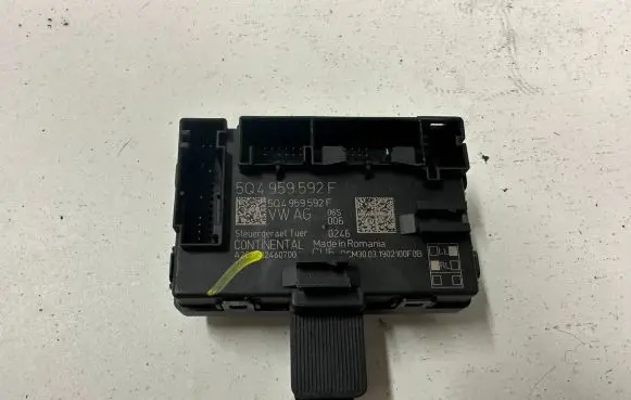Skoda Octavia Mk3 (5E) Door control unit/module 5Q4959592F A2C7582460700 A2C75824607