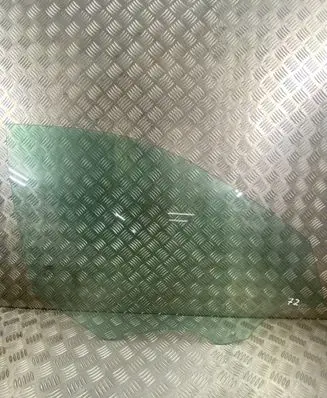 Volvo XC90 Front door window glass four-door 43R001106