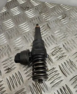 Audi A4 S4 B6 8E 8H Fuel injector 038130073BA