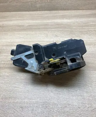 Hyundai Santa Fe Rear door lock 