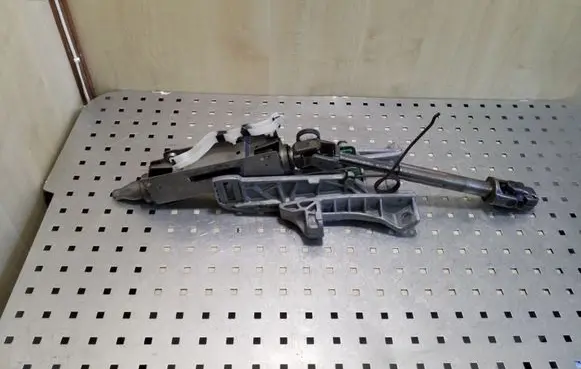Volvo V50 Steering wheel axle P31202252