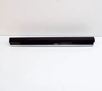 Dashboard glove box trim