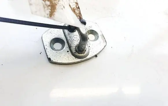 Toyota Auris 150 Rear door lock loop/hook striker 