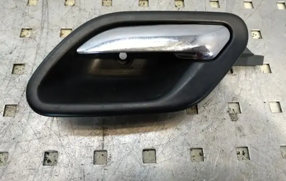 BMW 5 E39 Front door interior handle 8226049