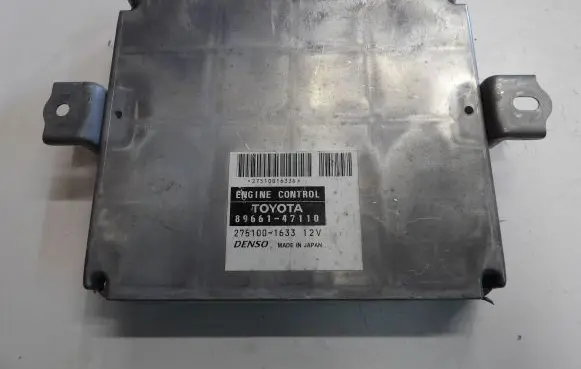 Toyota Prius (XW20) Engine control unit/module 8966147110 2751001633