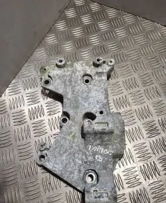 Renault Twingo II Engine mount bracket 820058132