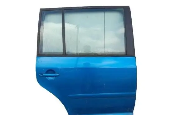 Volkswagen Touran I Rear door 3D10