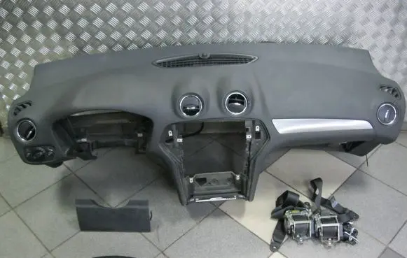 Ford Mondeo MK IV Dashboard