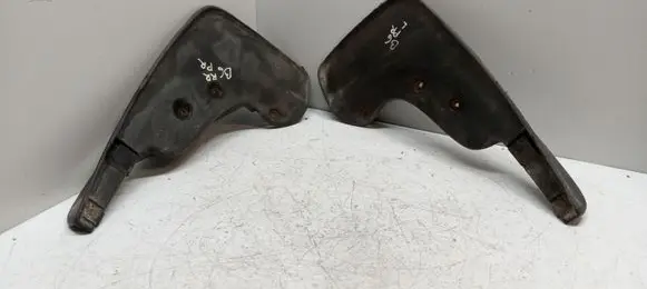 Volkswagen PASSAT B6 Front mudguard 3C0075111