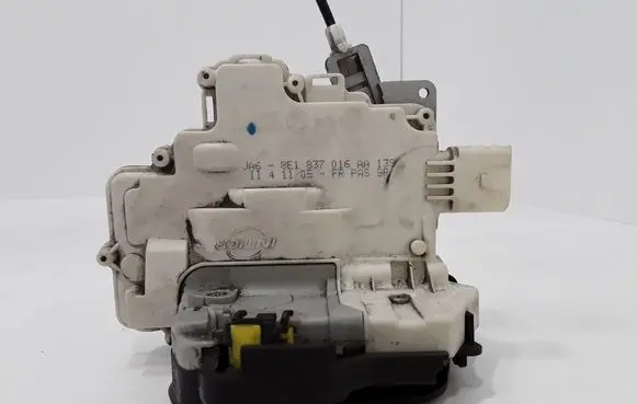 Audi A4 S4 B7 8E 8H Front door lock 8E1837016