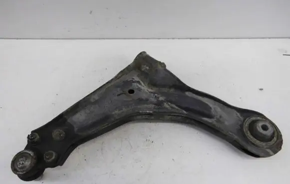 Mercedes-Benz Vito Viano W638 Front lower control arm/wishbone