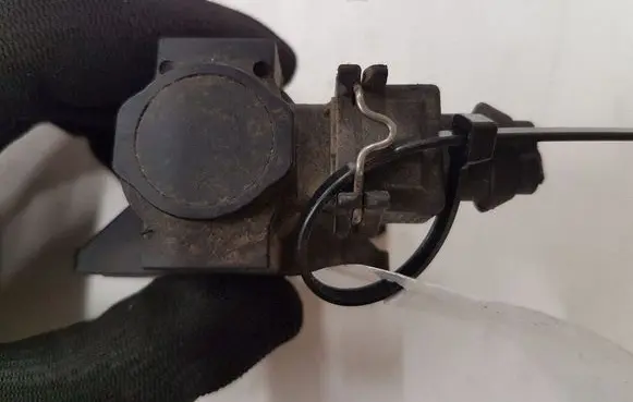 BMW 5 E39 Turbo solenoid valve 72190323