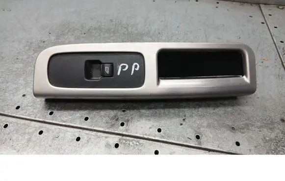 Volvo V50 Electric window control switch 8663815