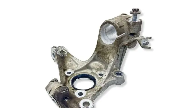 Volvo XC40 Front wheel hub 32221856