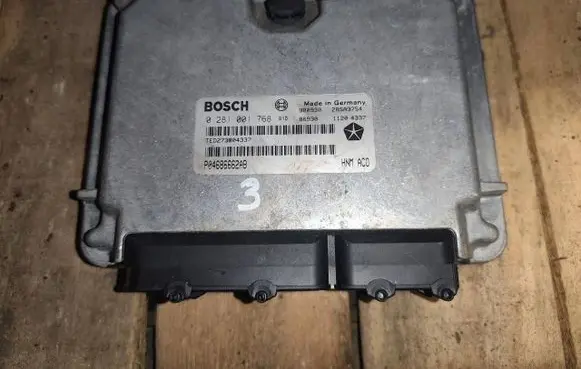 Chrysler Voyager Engine control unit/module 28SA3754 P04686662AB 0281001768