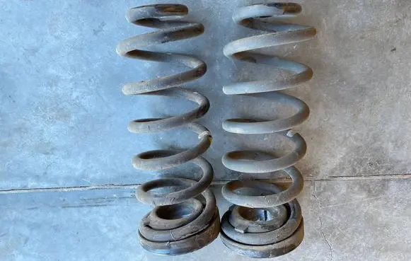 Hyundai Tucson TL Coil spring/strut mount 