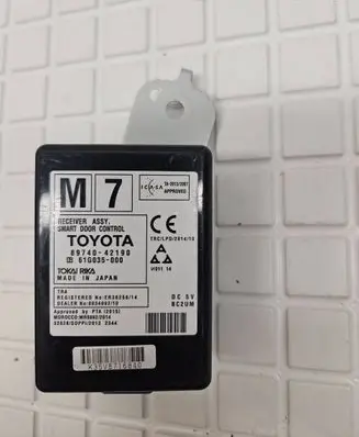 Toyota RAV 4 (XA40) Other control units/modules 8974042190 61G035000