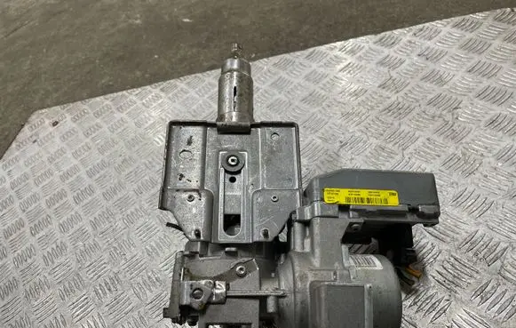 Ford Fiesta Power steering pump 8V513C529KL A0013804