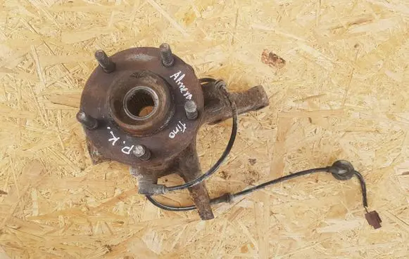 Nissan Almera Tino Front wheel hub spindle knuckle 47911BU000