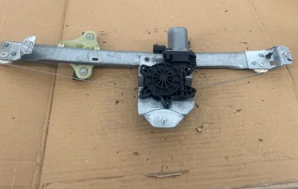 Renault Clio IV Front door window regulator with motor 19031060003 9030318C 128001472B