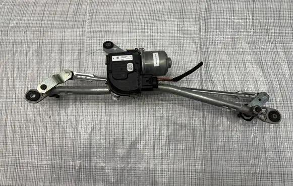 Maserati GranTurismo Front wiper linkage 6701746880