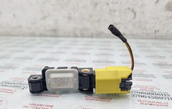 Volkswagen Touareg I Airbag deployment crash/impact sensor 7L0909606B