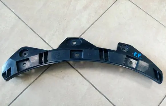 Mazda CX-3 Fender mounting bracket D10F51U30 NE70123