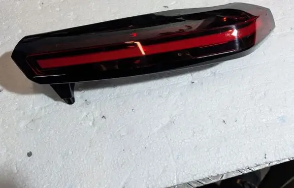 Citroen C4 III e-C4 Tailgate rear/tail lights 9831120580