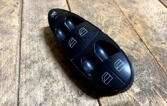 Mercedes-Benz E W211 Electric window control switch A2118213579 2118213579