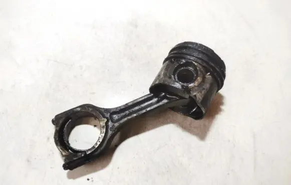 Volvo V50 Piston with connecting rod 619