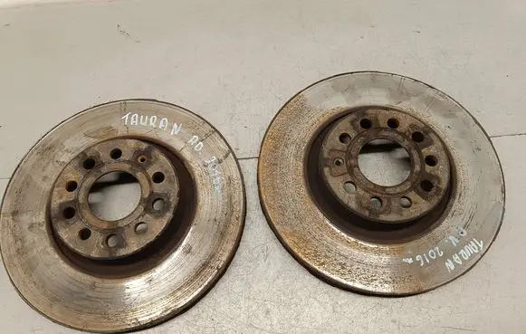Volkswagen Touran III Front brake disc