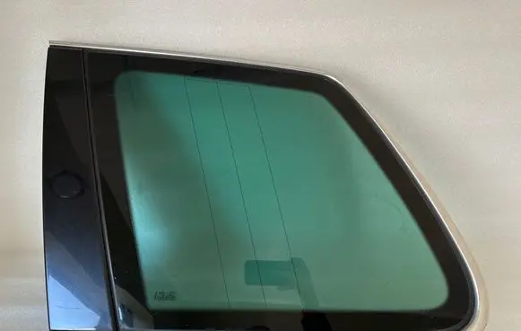 Volkswagen Touareg I Rear side window 7L6845297 7L6845297A
