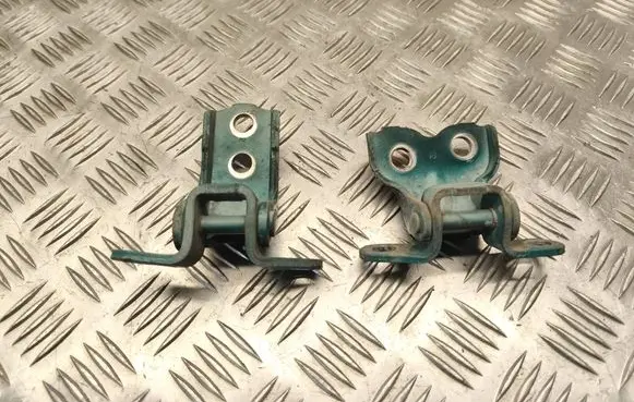 Toyota Yaris Front door hinge set 