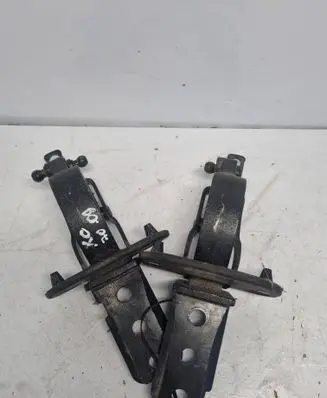 Volvo XC70 Tailgate/trunk/boot hinge 31218425