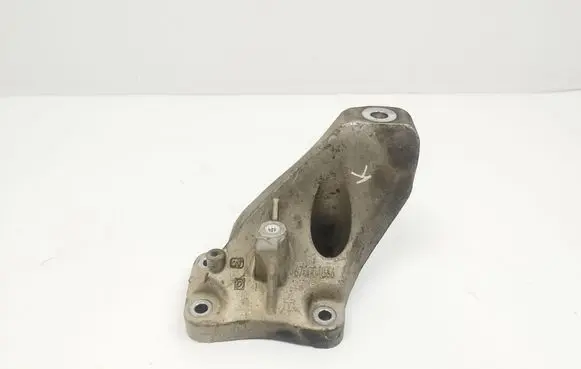 Maserati Ghibli Engine mounting bracket