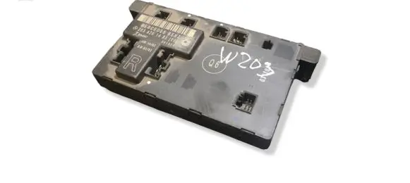 Mercedes-Benz C W203 Door control unit/module 2038201485 351324